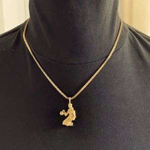 💥🎉VINTAGE Monet lady with fruit basket or Aquarius sign gold chain